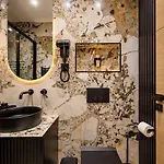 Apartment G Glamorous, Quiet In Le Marais Paris