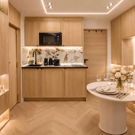 Apartment G Glamorous, Quiet In Le Marais *