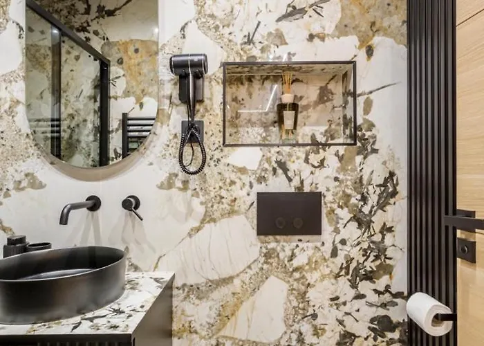 G Glamorous, Quiet In Le Marais Apartment *