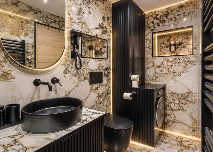 G Glamorous, Quiet In Le Marais Paris